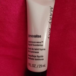 Mary Kay timewise luminous wear liquid foundation